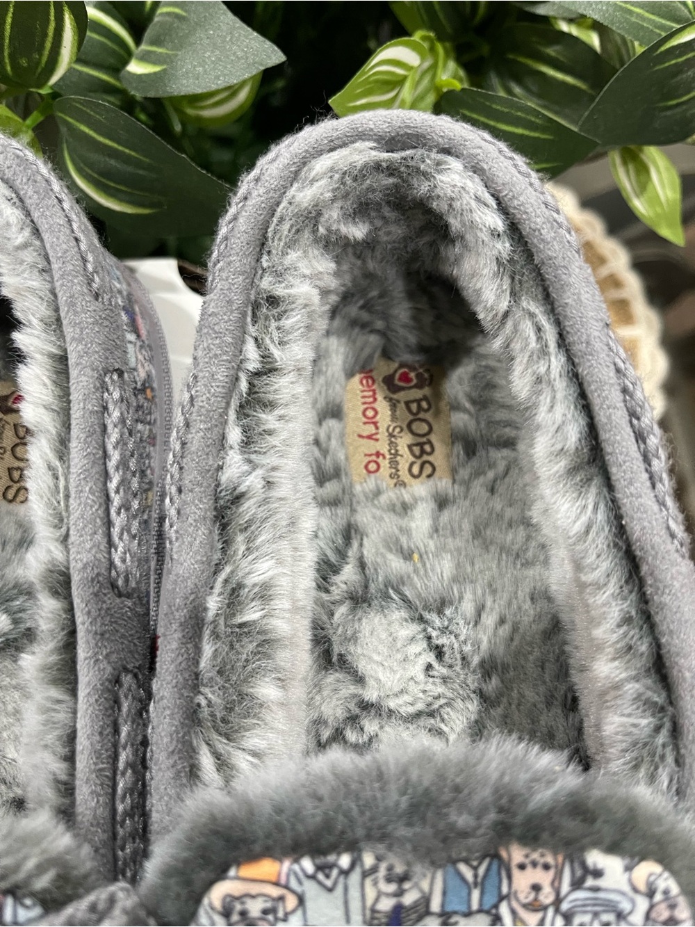 Bob’s by Skechers Women's Gray Patterned Slip-On Memory Foam Slippers - Picture 4 of 8